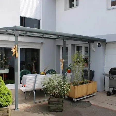A Avec Jardin Prive - 20 M² *