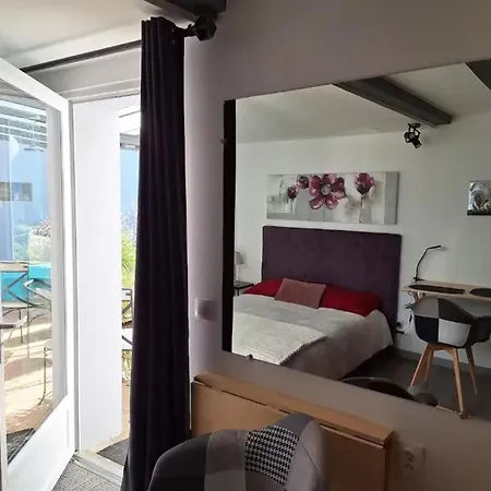 A Avec Jardin Prive - 20 M² *