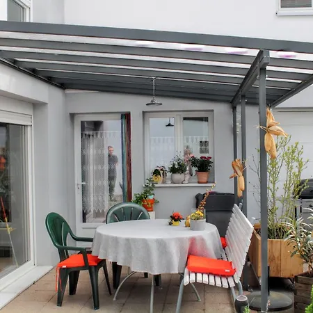 A Avec Jardin Prive - 20 M² *